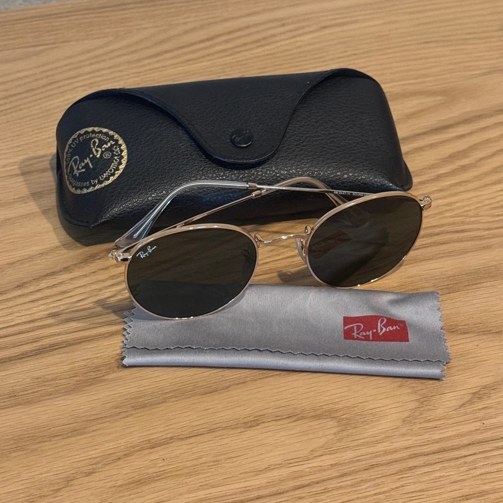 Ray-Ban Classic ROUND FLAT LENSES
RB3447N 001 53-21